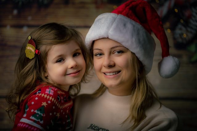 Familie fericită cu Moș Crăciun